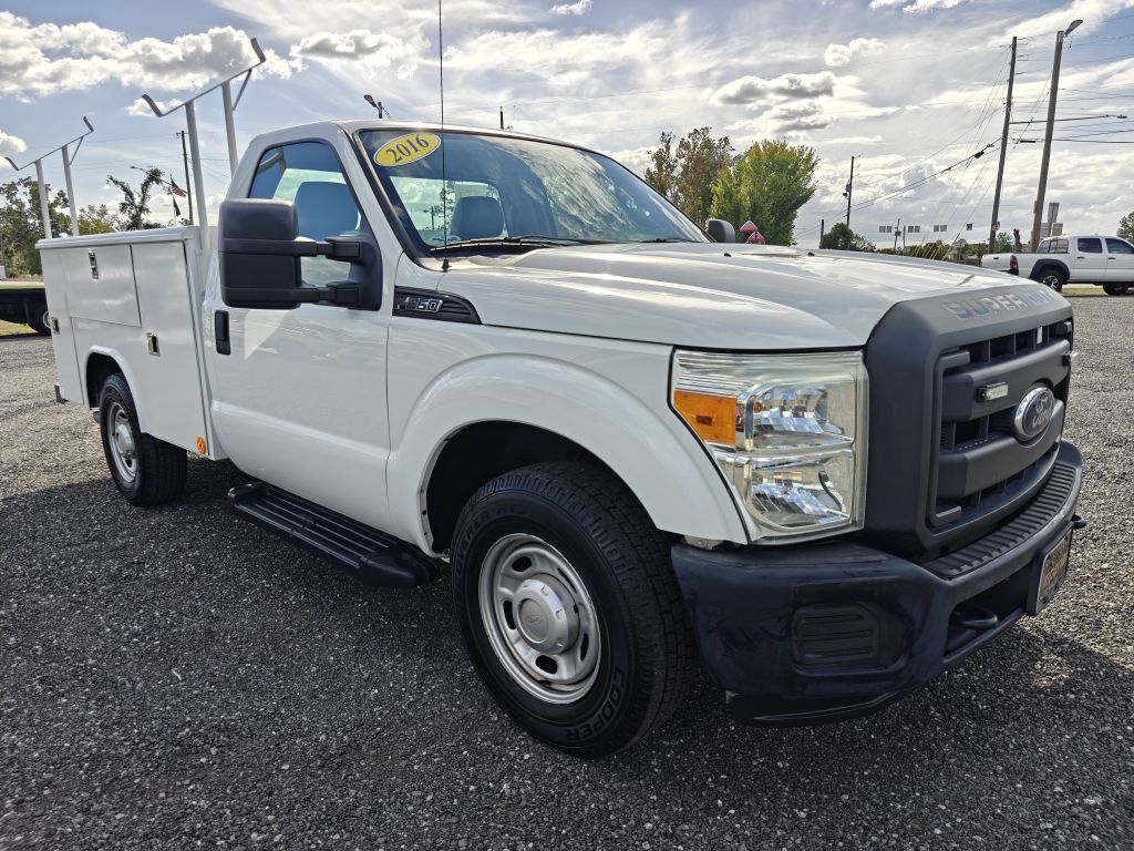 Photo 4 of this FORD F250 UTILITY