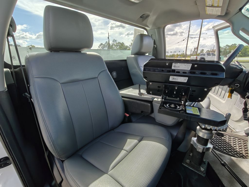 Photo 36 of this FORD F250 UTILITY