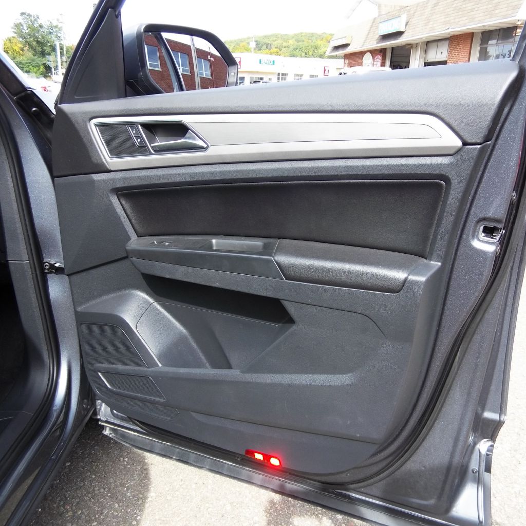 Photo 17 of this VOLKSWAGEN ATLAS