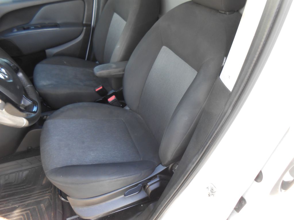 Photo 13 of this RAM PROMASTER CITY