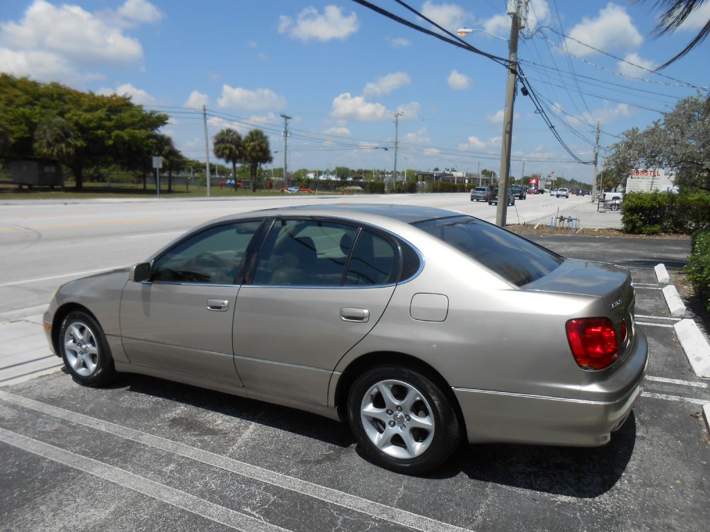 Photo 3 of this LEXUS GS 300