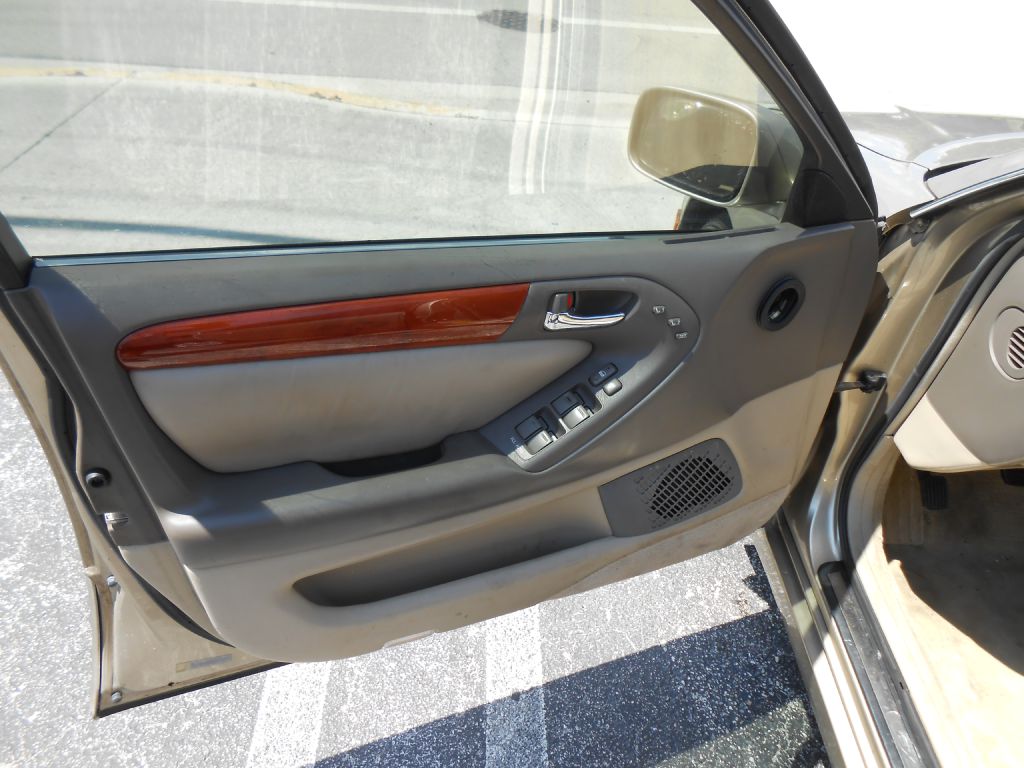 Photo 9 of this LEXUS GS 300