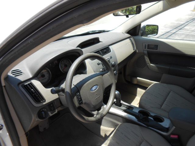 Photo 12 of this FORD FOCUS