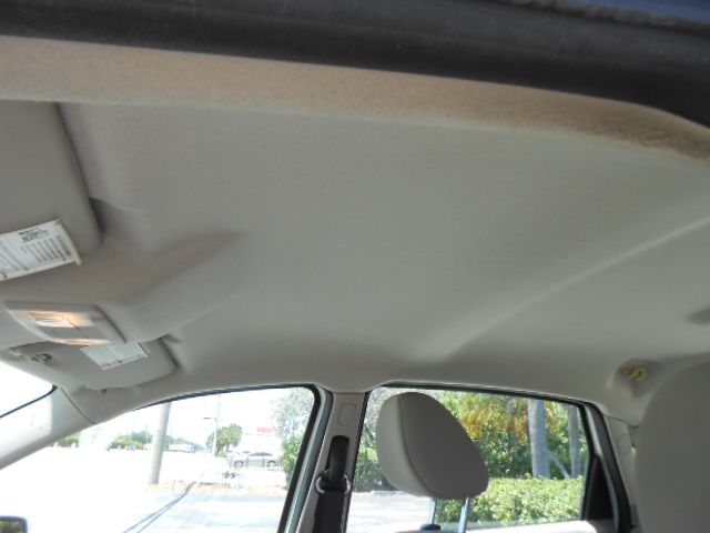 Photo 13 of this FORD FOCUS