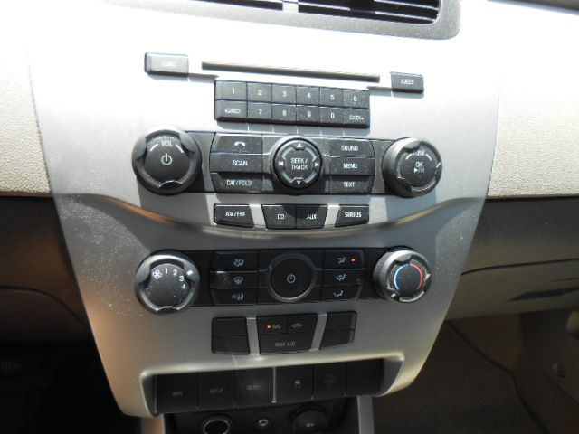 Photo 17 of this FORD FOCUS