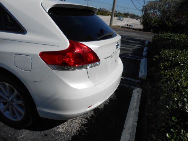 Photo 4 of this TOYOTA VENZA