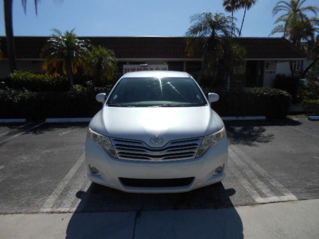 Photo 8 of this TOYOTA VENZA