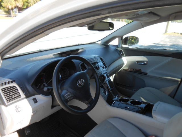 Photo 11 of this TOYOTA VENZA