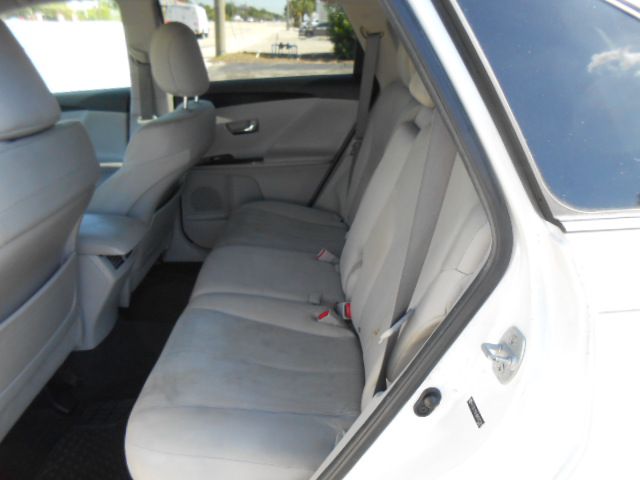 Photo 12 of this TOYOTA VENZA