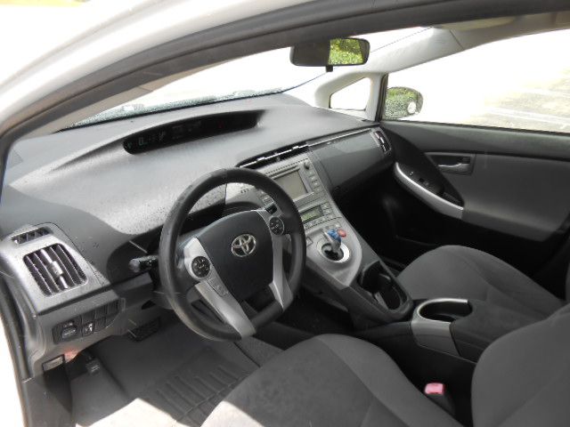 Photo 10 of this TOYOTA PRIUS FOUR