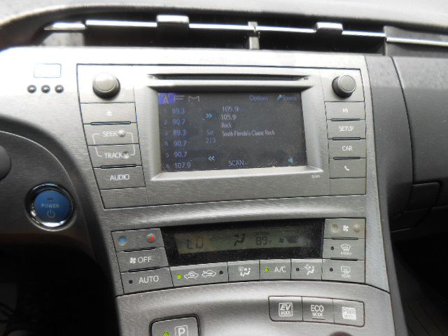 Photo 12 of this TOYOTA PRIUS FOUR