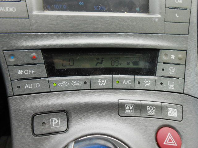 Photo 13 of this TOYOTA PRIUS FOUR