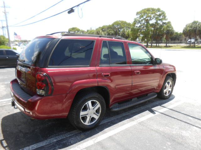 Photo 5 of this CHEVROLET TRAILBLAZER