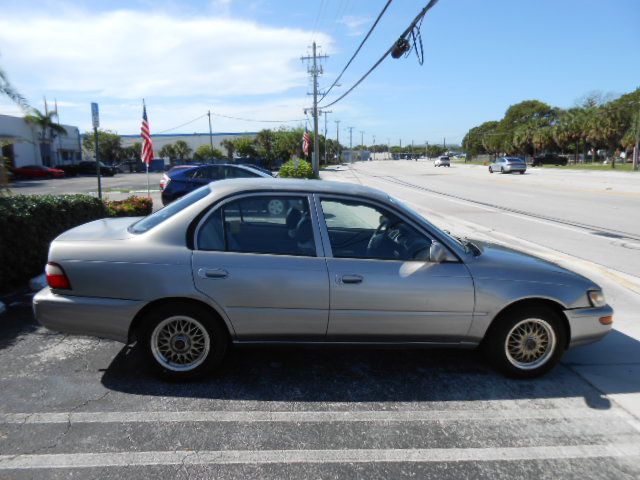 Photo 5 of this TOYOTA COROLLA