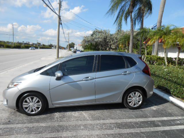Photo 2 of this HONDA FIT