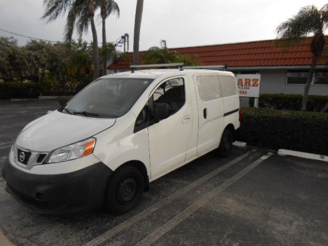 2017 NISSAN NV200