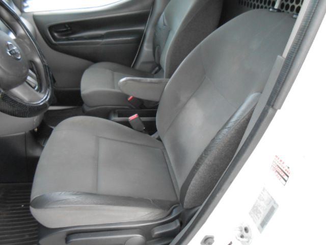 Photo 12 of this NISSAN NV200