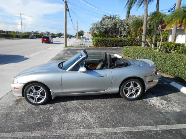 Photo 2 of this MAZDA MX-5 MIATA