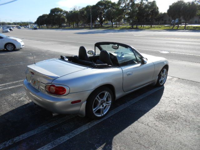 Photo 5 of this MAZDA MX-5 MIATA