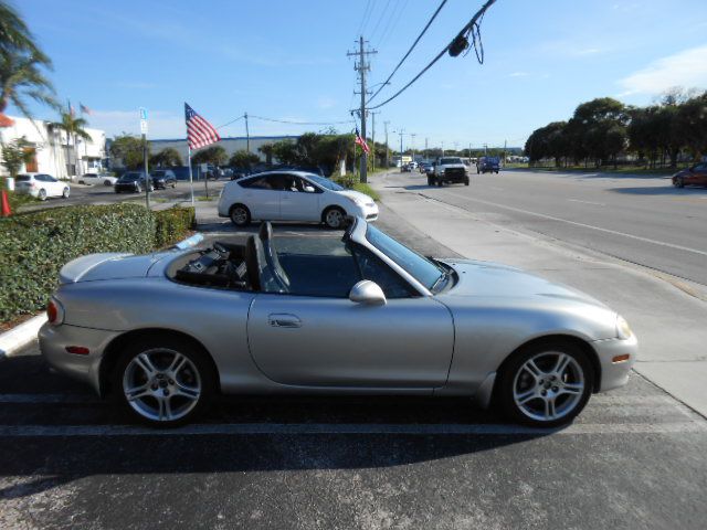 Photo 6 of this MAZDA MX-5 MIATA