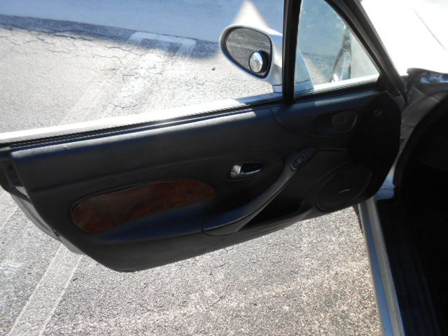 Photo 12 of this MAZDA MX-5 MIATA