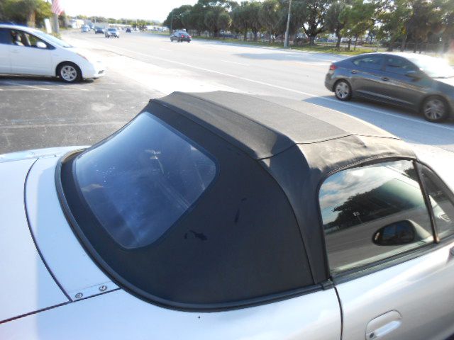 Photo 18 of this MAZDA MX-5 MIATA