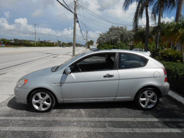 Photo 2 of this HYUNDAI ACCENT