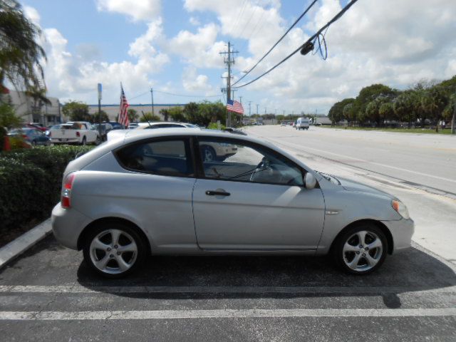 Photo 5 of this HYUNDAI ACCENT