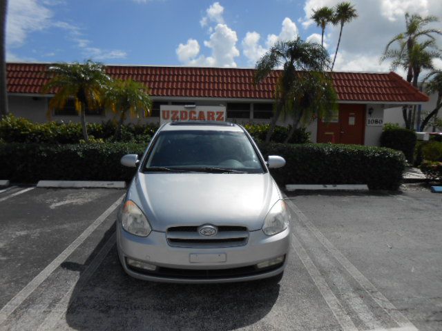 Photo 7 of this HYUNDAI ACCENT