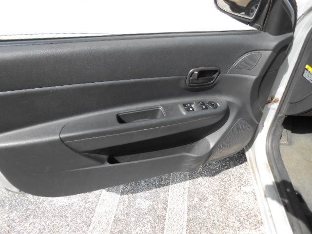 Photo 8 of this HYUNDAI ACCENT