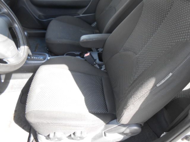 Photo 9 of this HYUNDAI ACCENT