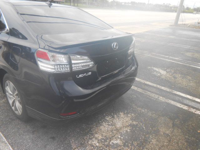 Photo 4 of this LEXUS HS 250H