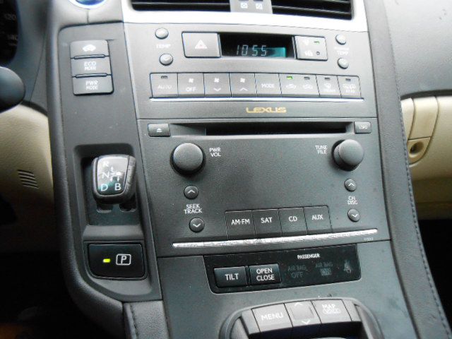 Photo 14 of this LEXUS HS 250H