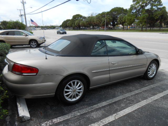 Photo 4 of this CHRYSLER SEBRING