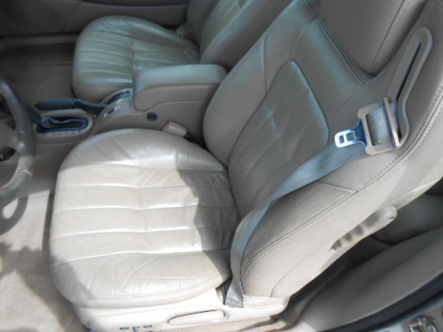 Photo 10 of this CHRYSLER SEBRING