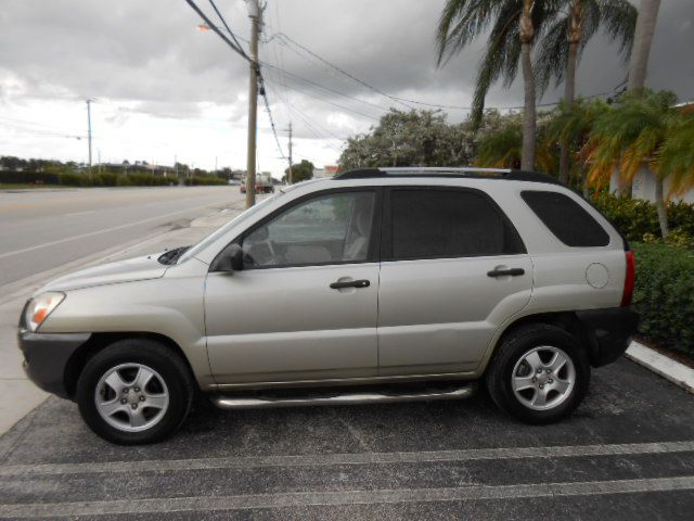 Photo 2 of this KIA SPORTAGE
