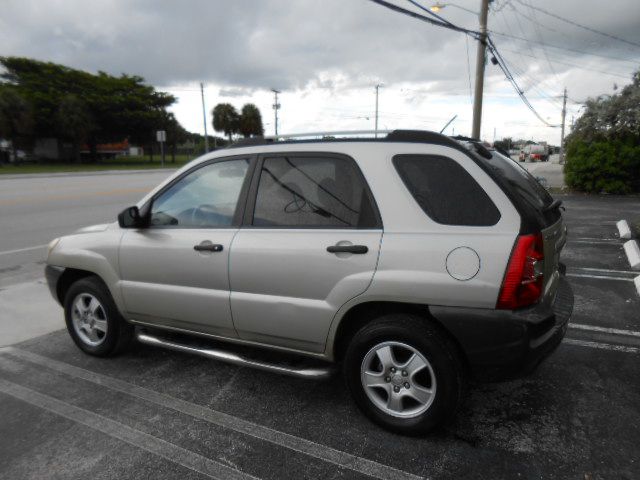 Photo 3 of this KIA SPORTAGE