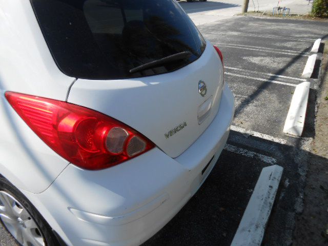 Photo 4 of this NISSAN VERSA