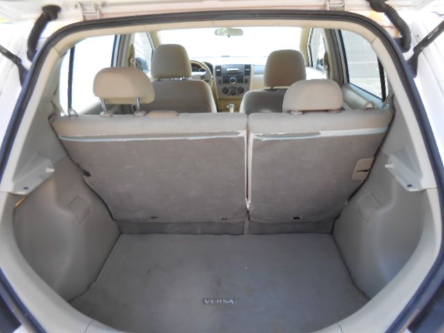Photo 5 of this NISSAN VERSA