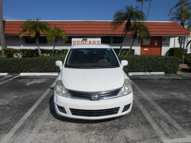 Photo 9 of this NISSAN VERSA
