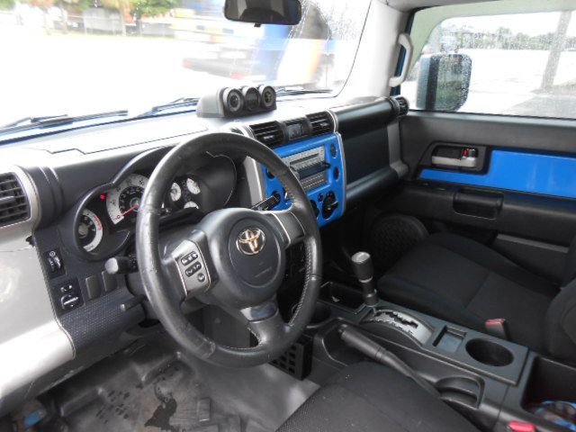 Photo 11 of this TOYOTA FJ CRUISER