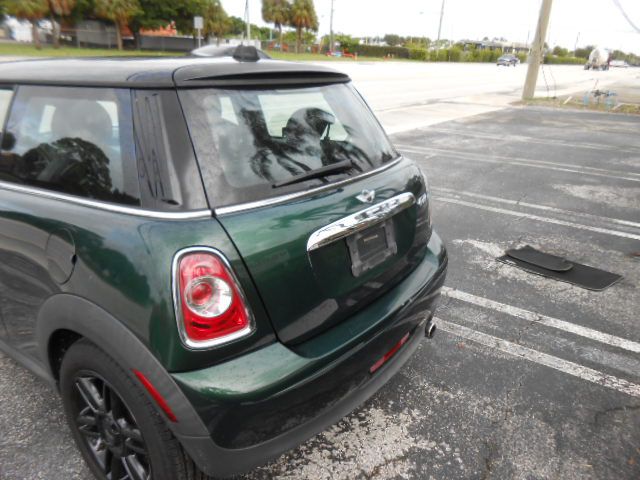 Photo 4 of this MINI COOPER