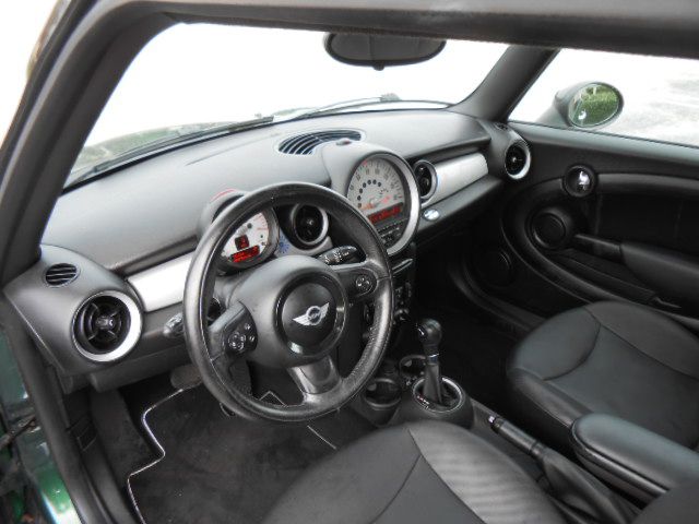 Photo 13 of this MINI COOPER
