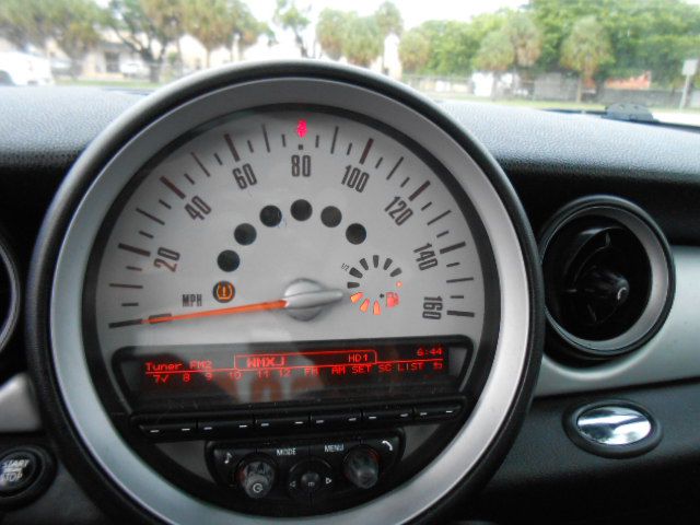 Photo 15 of this MINI COOPER