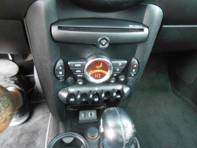 Photo 16 of this MINI COOPER