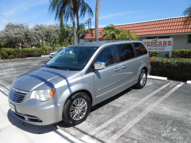 2014 CHRYSLER TOWN & COUNTRY