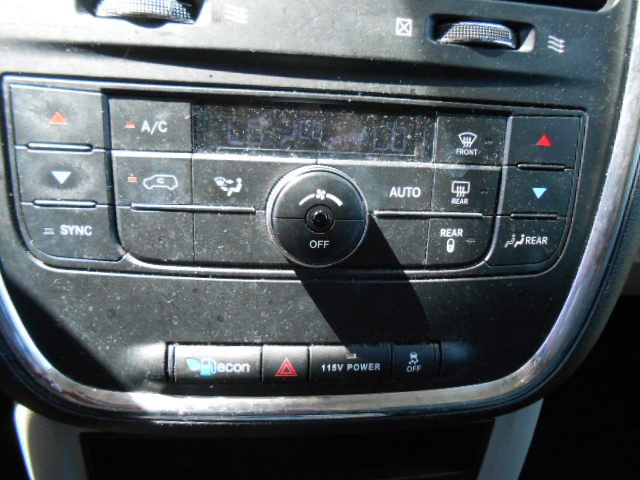 Photo 13 of this CHRYSLER TOWN & COUNTRY