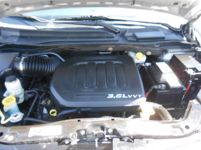 Photo 21 of this CHRYSLER TOWN & COUNTRY
