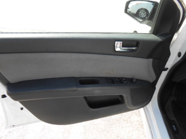 Photo 9 of this NISSAN SENTRA