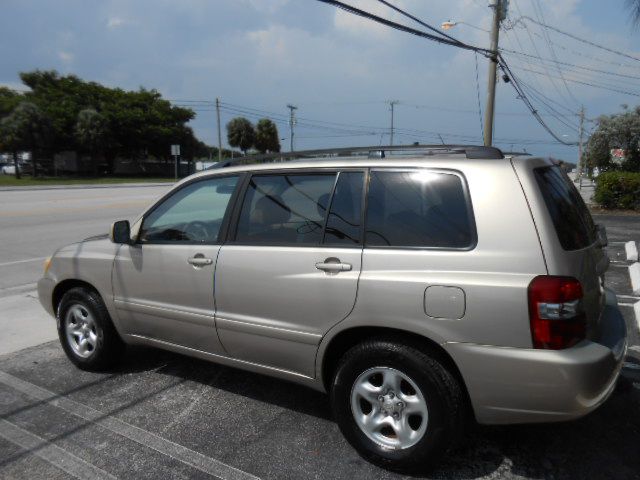 Photo 3 of this TOYOTA HIGHLANDER